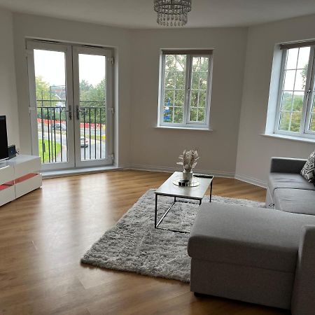 Beautiful Apartment & Parking 요크 외부 사진